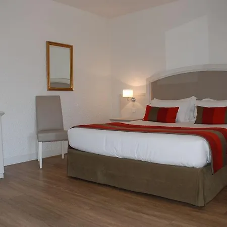 Hotel Hôtel&restaurant Les 3 Barbus 4*