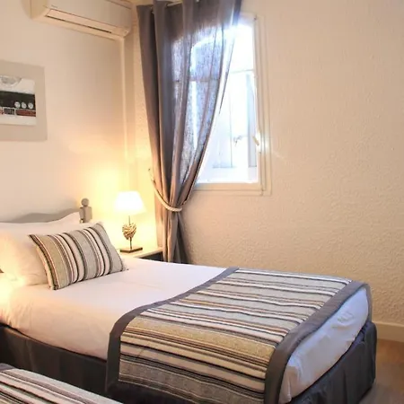 Hotel Hôtel&restaurant Les 3 Barbus 4*