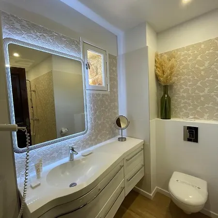 Hotel Hôtel&restaurant Les 3 Barbus 4*