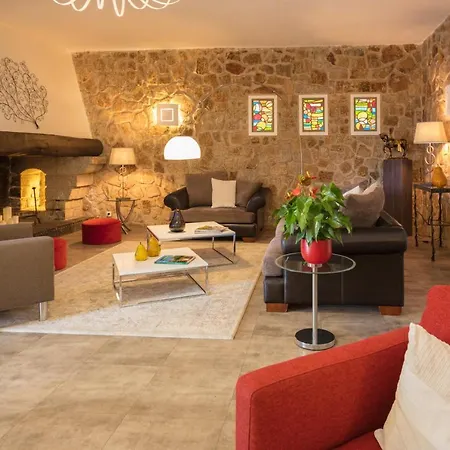 Hotel Hôtel&restaurant Les 3 Barbus 4*